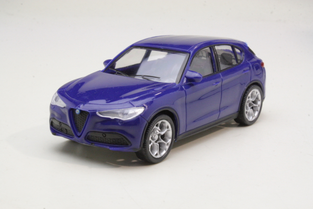 Alfa Romeo Stelvio 2017, sininen