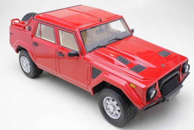 Lamborghini LM002 1986, red