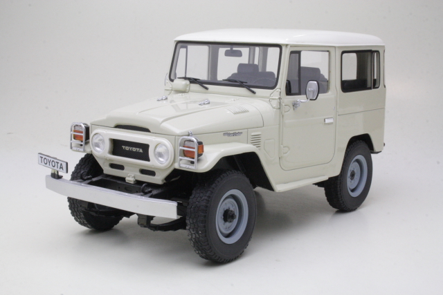 Toyota Land Cruiser FJ40 1977, valkoinen