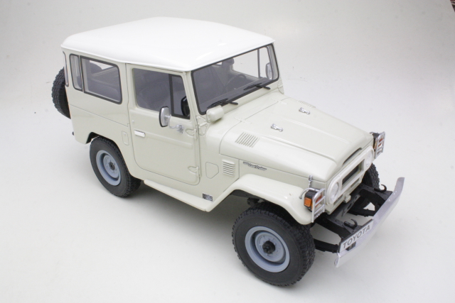 Toyota Land Cruiser FJ40 1977, valkoinen