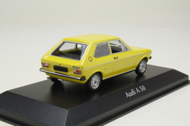Audi 50 1975, keltainen