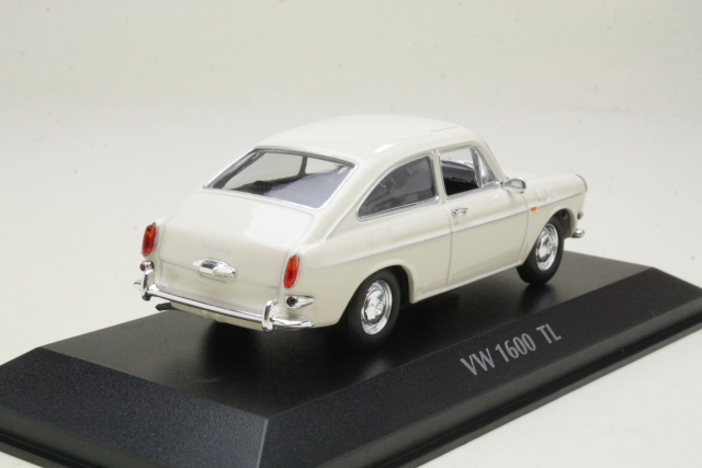 VW 1600 TL 1966, cream