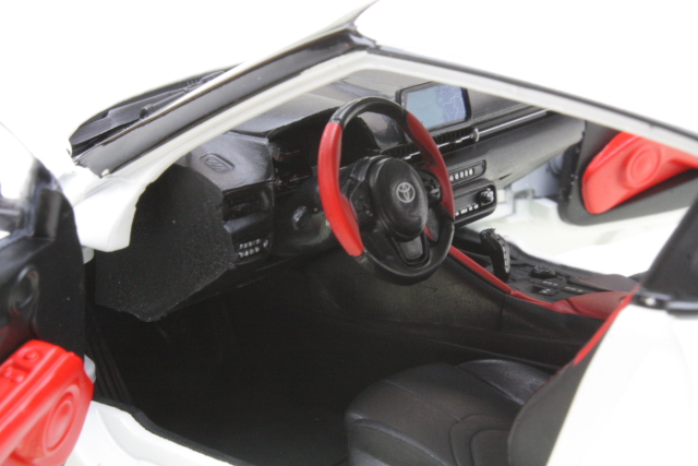 Toyota Supra GR 2023, valkoinen