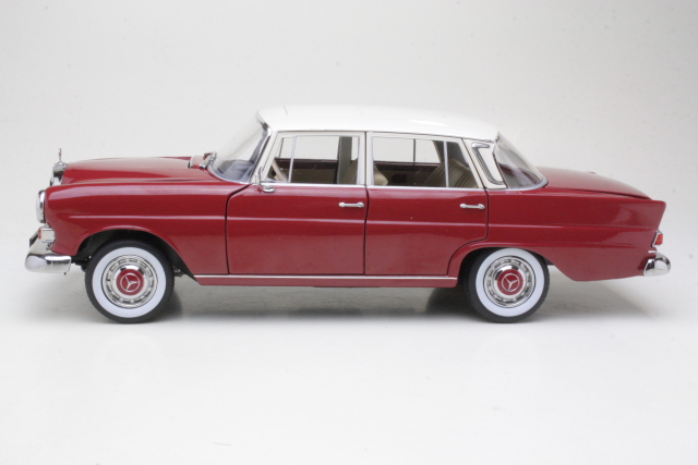 Mercedes 200 (w110) 1966, punainen/valkoinen