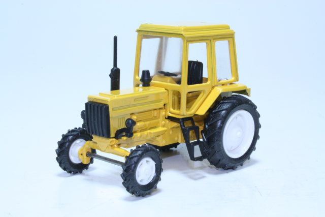 Belarus MTZ-82 1975, yellow