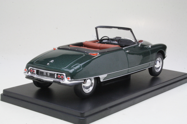 Citroen DS19 Convertible 1963, dark green