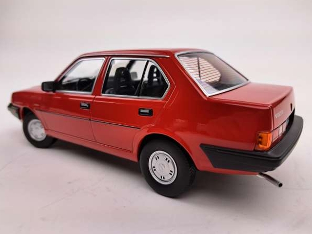 Volvo 340 1987, punainen