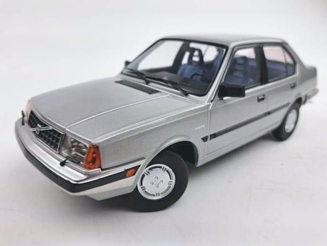 Volvo 360 1987, harmaa