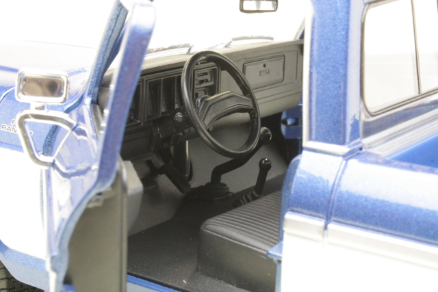 Ford F-150 1979, sininen/valkoinen