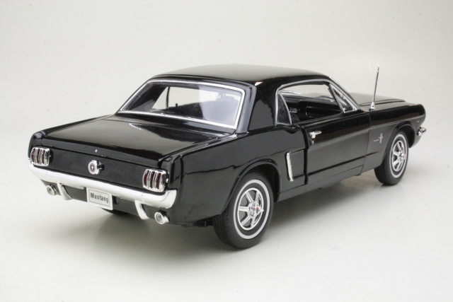 Ford Mustang 1964, musta
