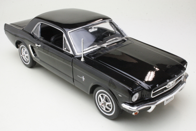 Ford Mustang 1964, musta