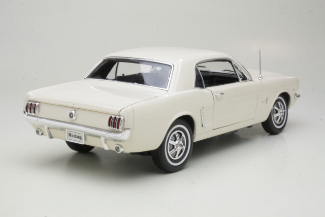 Ford Mustang 1964, valkoinen