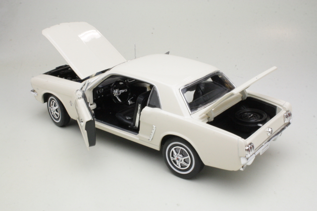 Ford Mustang 1964, valkoinen