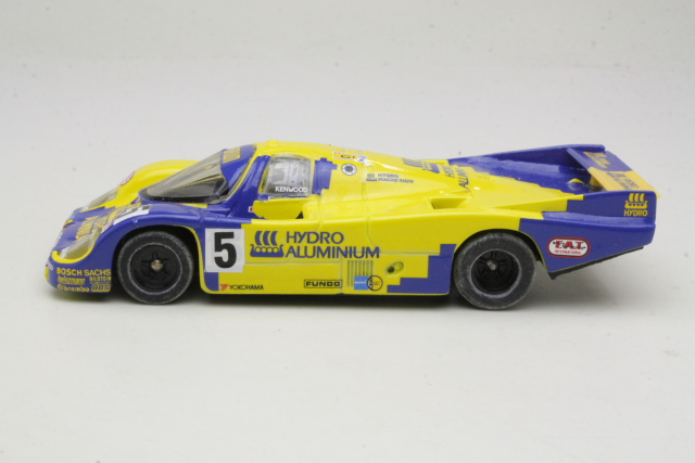 Porsche 962C, Suzuka 1989, J.Varjosaari/H.Huysman, no.5