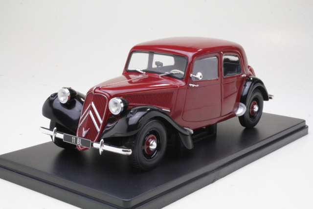 Citroen Traction Avant 11BL 1965, dark red