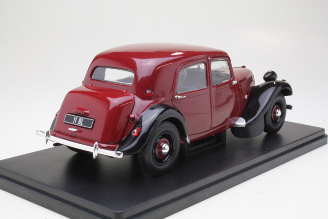 Citroen Traction Avant 11BL 1965, dark red