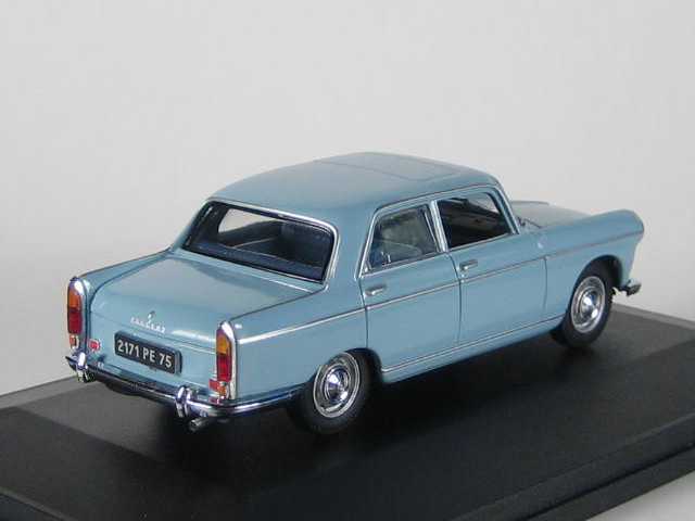 Peugeot 404 1968, vaaleansininen