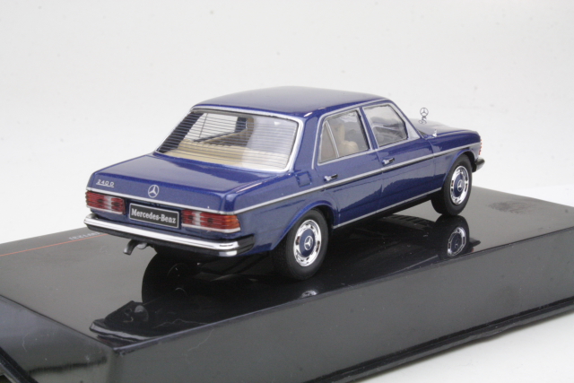 Mercedes 240D (w123) 1976, blue