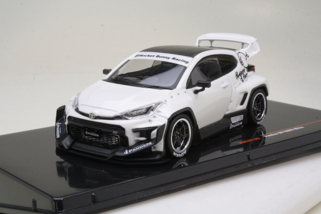 Toyota GRT Yaris Pandem, white