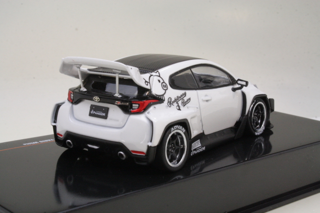 Toyota GRT Yaris Pandem, white