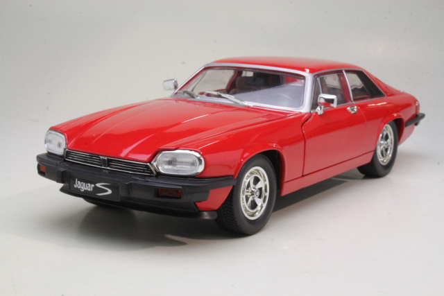 Jaguar XJS 1975, punainen