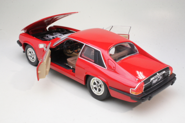 Jaguar XJS 1975, punainen