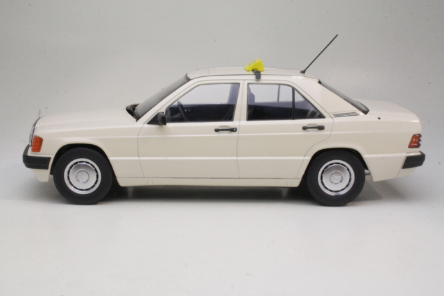 Mercedes 190 (w201) 1993, valkoinen "Taxi Germany"