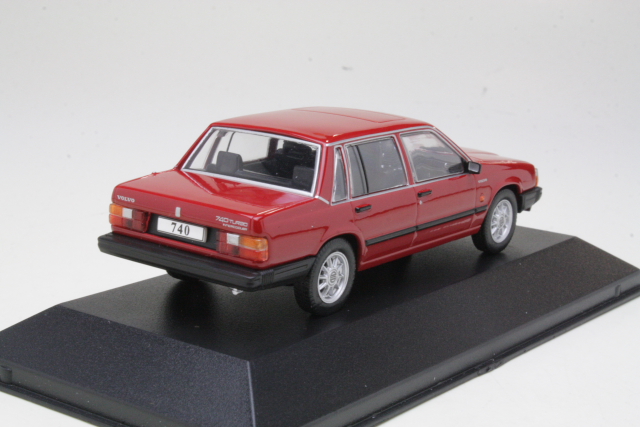 Volvo 740 Turbo, red