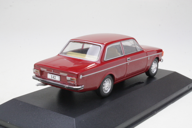 Volvo 142 1973, punainen