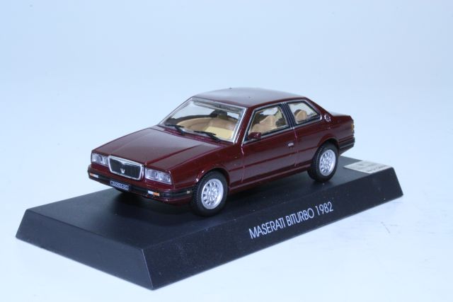 Maserati Biturbo 1982, tummanpunainen