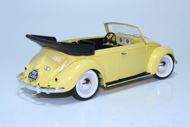 VW Kupla Cabriolet, yellow