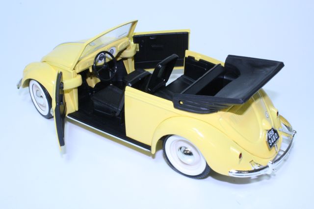 VW Kupla Cabriolet, yellow