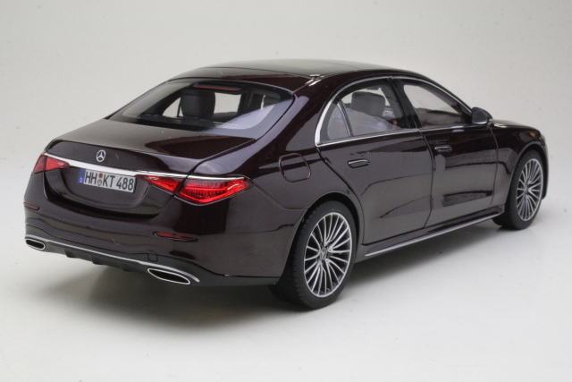 Mercedes S-Class AMG-Line 2021, tummanpunainen