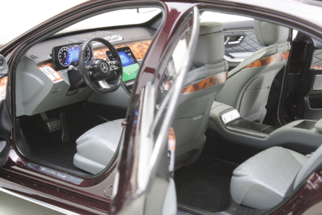 Mercedes S-Class AMG-Line 2021, tummanpunainen