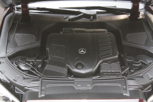 Mercedes S-Class AMG-Line 2021, tummanpunainen
