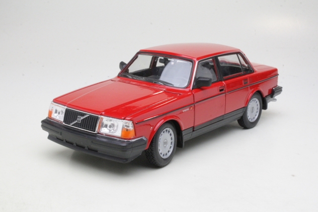 Volvo 240GL 1986, punainen