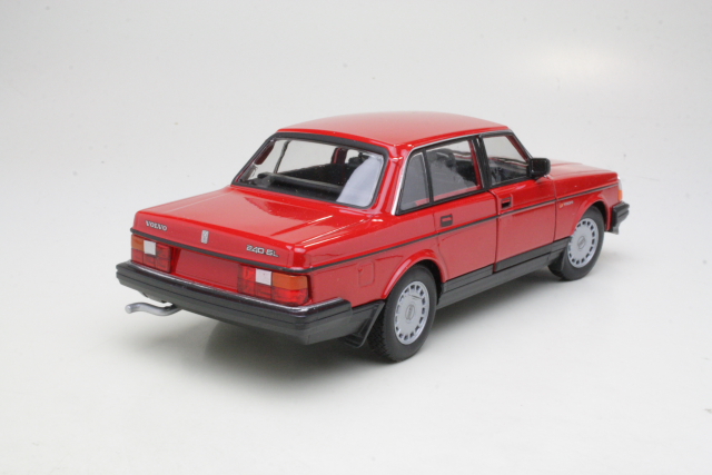 Volvo 240GL 1986, red