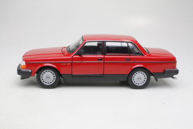 Volvo 240GL 1986, red