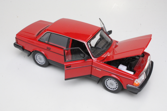 Volvo 240GL 1986, red