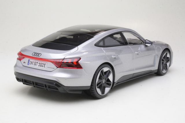 Audi RS e-tron GT 2022, hopea