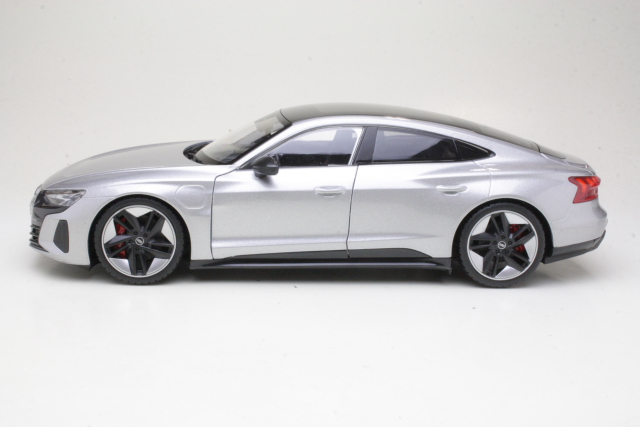 Audi RS e-tron GT 2022, hopea