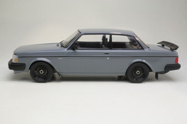Volvo 240 Turbo Custom 1986, grey