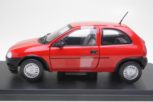 Opel Corsa B 1993, red