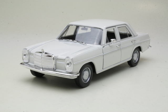 Mercedes 220 (w115) 1968, valkoinen - Sulje napsauttamalla kuva