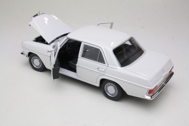 Mercedes 220 (w115) 1968, valkoinen
