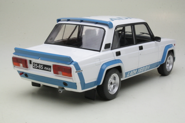 Lada 2105 VFTS 1983, valkoinen - Sulje napsauttamalla kuva