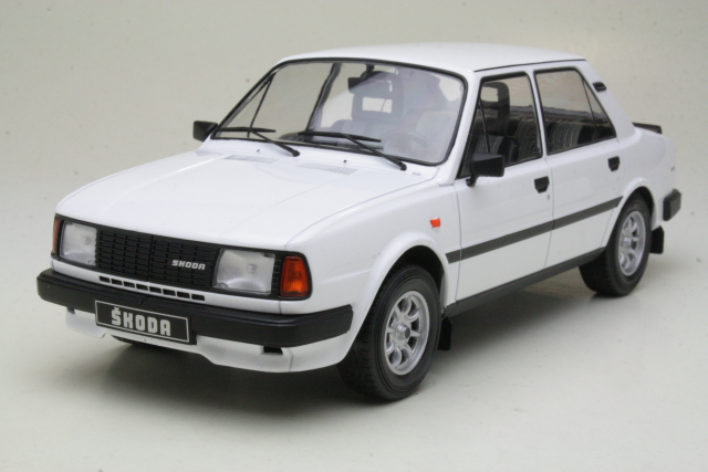 Skoda 130L 1988, valkoinen