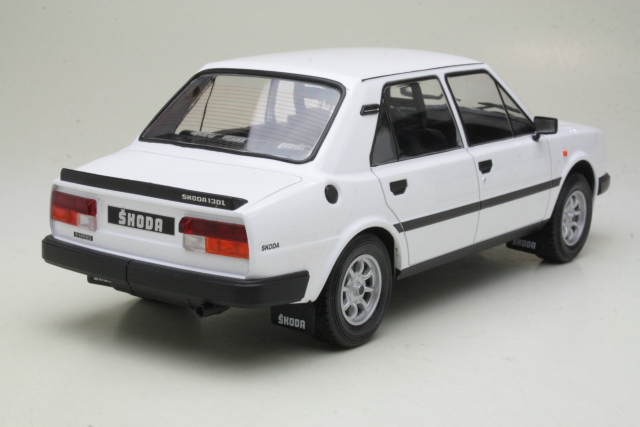Skoda 130L 1988, white