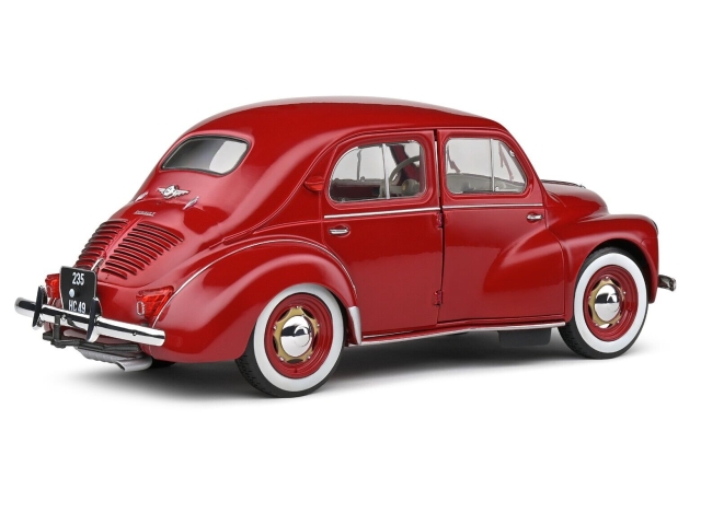Renault 4CV 1956, punainen
