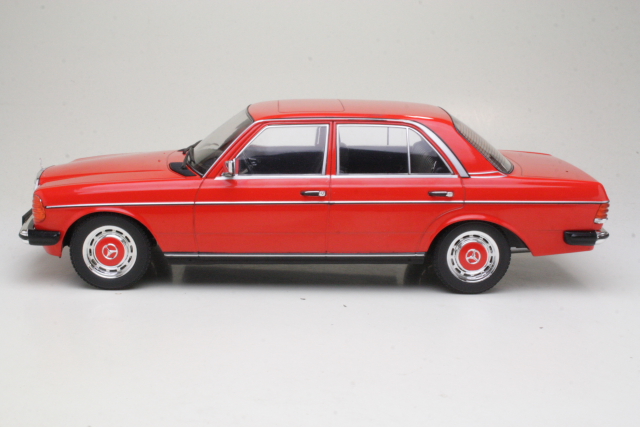 Mercedes 230E (w123) 1975, punainen